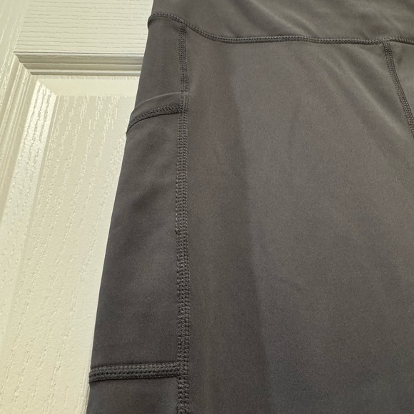 EUC- Fundamental Performance Women’s Leggings. Size Large. Grey. - Picture 5 of 6